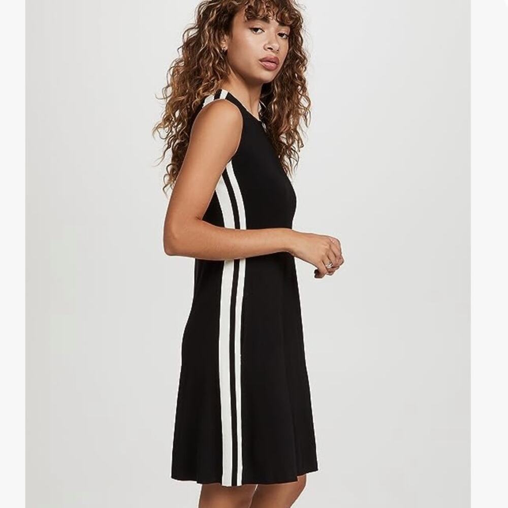 Normal Kamali Side Strip Sleeveless Black Swing Dress W Pockets size small